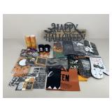 Halloween Decor Assortment / Napkins, Signs +