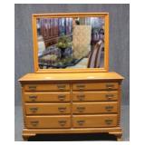 Dresser w / Mirror