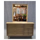 Dresser w / Mirror