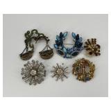 Brooches / 6 pc
