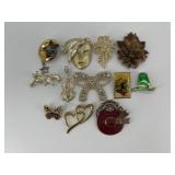 Brooches / 12 pc