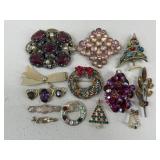 Brooches / 13 pc