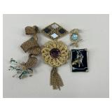 Gold Tone Brooches / 5 pc