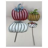 Round Top Metal Pumpkins / 4 pc