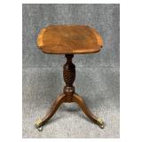 Henredon Natchez  Flip Top Parlor Table On Casters