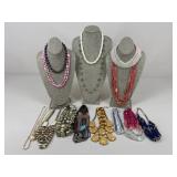 Fashion Jewelry / Costume Necklaces / 16 pc