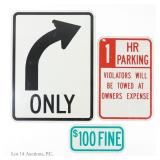Traffic Signs 1 Hr Parking, Right Turn Only (3)