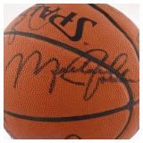 1984-85 Chicago Bulls Team Signed Basketball ***