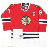Jonathan Toews Signed Blackhawks Jersey (Schwartz)
