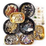 HUGE lot Vintage Costume / Fashion Jewelry