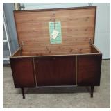 Locking Cedar Blanket Chest