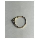 10K Gold Ring Setting ï¿½ centre stone missing. 10K