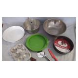 Assorted Bakeware & Kitchen UtensilsAssorted