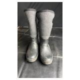 Bogs Waterproof womenï¿½s winter boots featuring