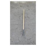 Hand Cultivator with Wood HandleLong-handled