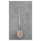 Round Point Shovel w/ Wood HandleStandard round