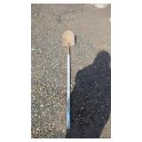 Round Point ShovelRound point shovel with metal