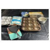 Assorted kitchen and bakeware lot including a