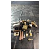 Mixed hardware lot including assorted door knobs,