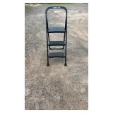 Easy Reach Pro Series 3-step folding ladder