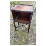 Vintage Mahogany-Finish Bedside Cabinet / Accent
