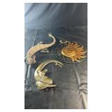 Decorative wall décor lot featuring a woven metal