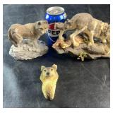 Wolf-themed décor lot including three decorative