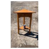 Wooden corner accent table with lower shelf and