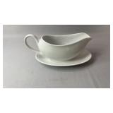 Paderno Cafï¿½ Collection white porcelain gravy