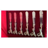 Decorative spreader knife set with