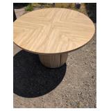 Round Pedestal Dining TableRound pedestal