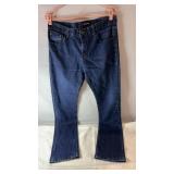 Manjong jeans, size 34, featuring classic denim