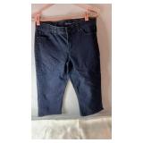 Blue denim Reitmans capris, size 7, with classic