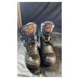 Black and grey Grizzly by Kodiak winter boots,