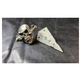 Skull-and-crossbones metal belt buckle paired