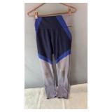 Old Navy Active leggings with navy, blue and
