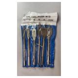 Six-piece flat wood-boring bit set in various