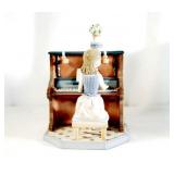 Lladro "Ninita tocando el Piano"