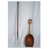 Early Americana Shovel & Pitch Fork