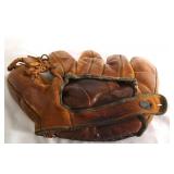 Vintage Duke Walker Catchers Mitt