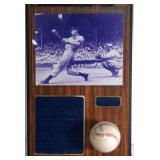 Joe DiMaggio Presentation signed ball