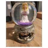 Wallace Sankyo Music Snow Globe Pretty