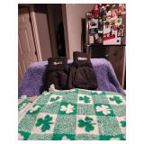 Thinsulate Gloves & 2 Towels New