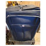 Suit Case No Zipper Issues