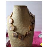 Costume Jewelry Necklace (Nice)