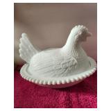 Vintage Indiana Glass Milk Color Hen On A Nest