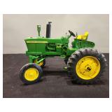 John Deere 2520 Diesel ERTL - 9'L x 6'H