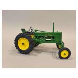 John Deere 50 - ERTL - SN 1538SF00 - 9”L x 4.5”H