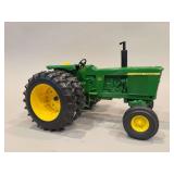 John Deere 4520 Diesel with Duals - ERTL - 10”L x 7”H