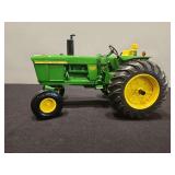 John Deere 4020 Diesel WF ERTL - 10'L x 6'H